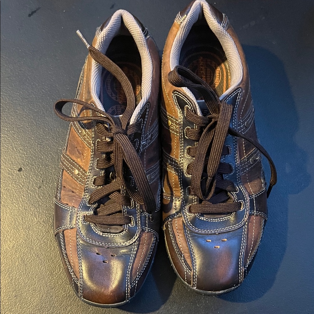 Men's Sketchers Brown Leather Lace Up Sneaker Item # 62597